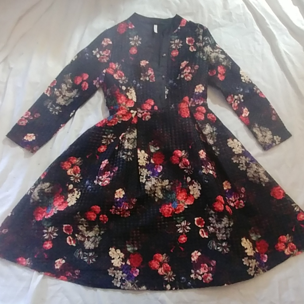 Multiflora size small long sleeve dress w/ pockets